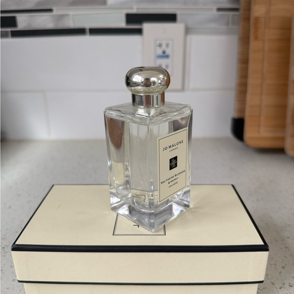 Jo Malone London Nectarine Blossom & Honey Cologne - Picture 4 of 6